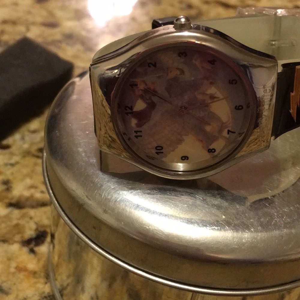 Harry Potter watch NEW (Needs New Battery) Black band W/gold letters Dream scene